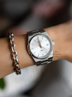 Bekijk Tissot PRX Quartz T1372101103100 + Met luxe cadeau