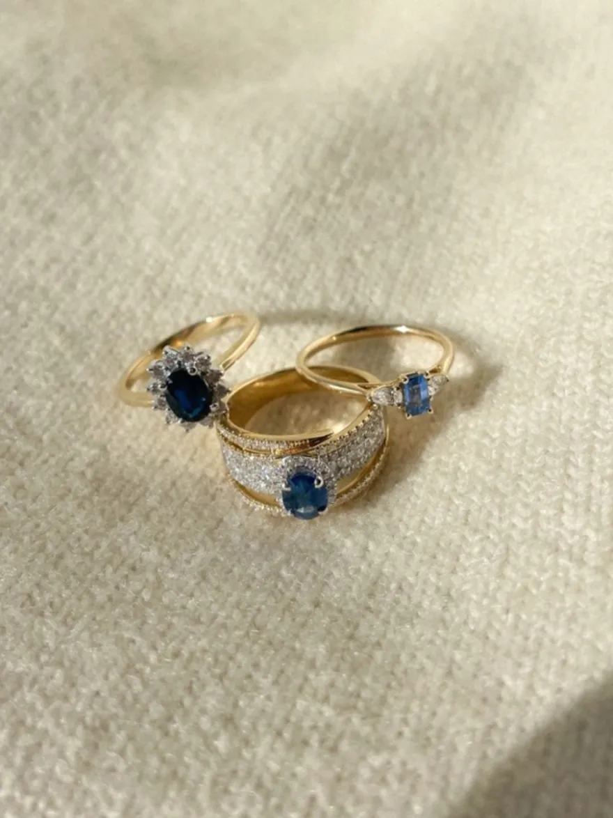 Brede bicolor ring met saffier en briljant + Luxe Cadeau