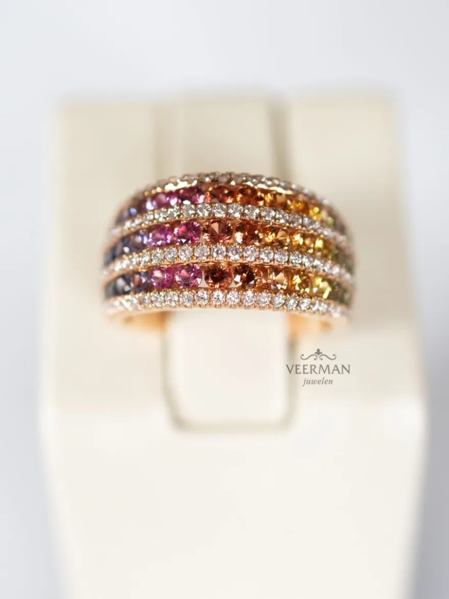 Brede roségouden ring rainbow saffier en briljant 0,52crt.