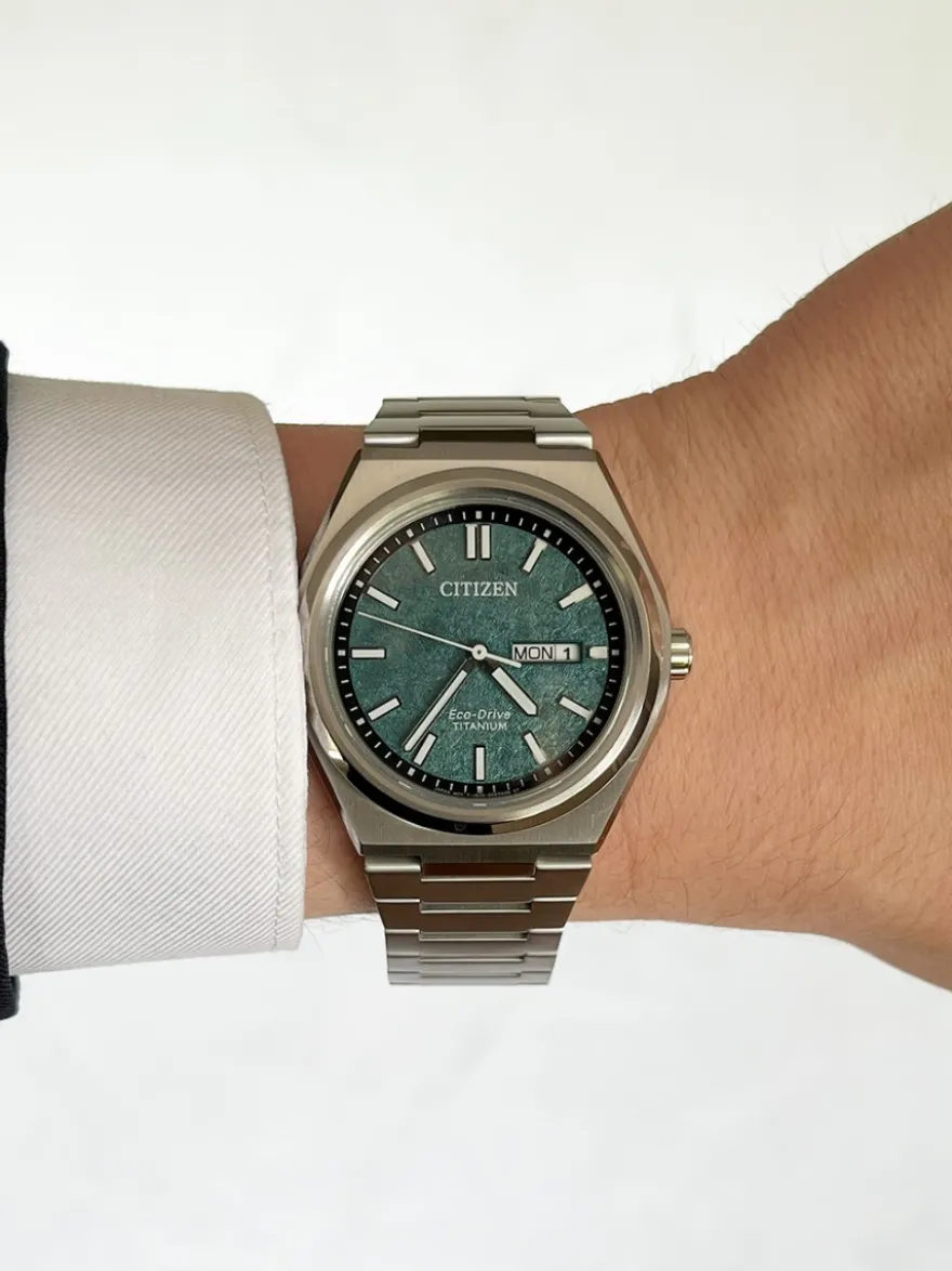 Citizen Eco-Drive Titanium AW0130-85XE + Luxe Cadeau