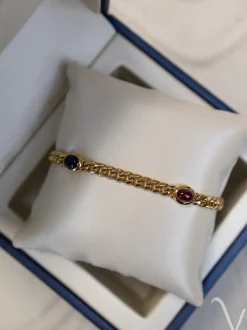 Geelgouden armband met saffier, robijn en smaragd + Luxe Cadeau