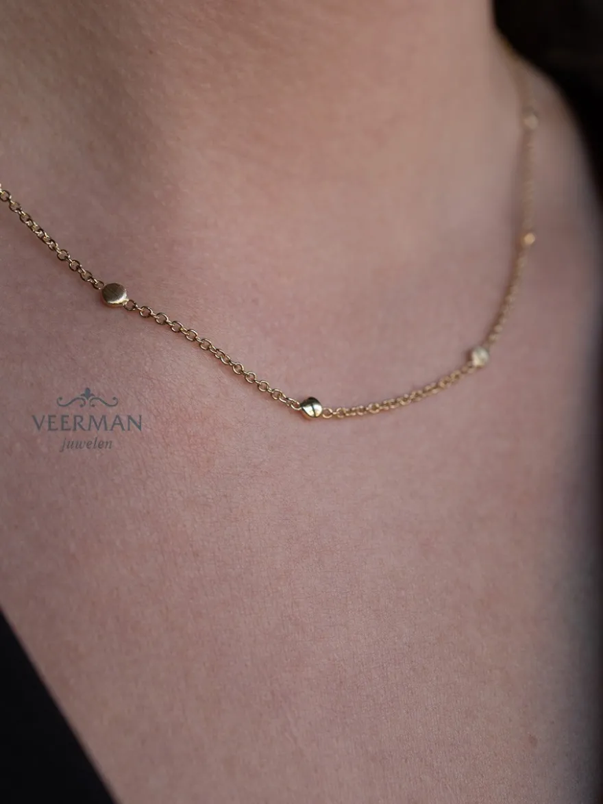 Geelgouden collier met gematteerde en gepolijste plaatjes + Luxe Cadeau