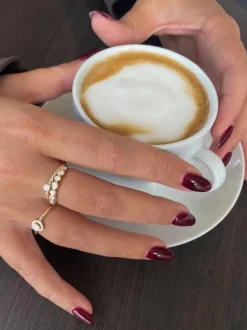 Geelgouden entourage ring met peer zirkonia + Luxe Cadeau