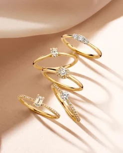 Geelgouden entourage ring vierkante diamant 0,24crt. + Luxe Cadeau