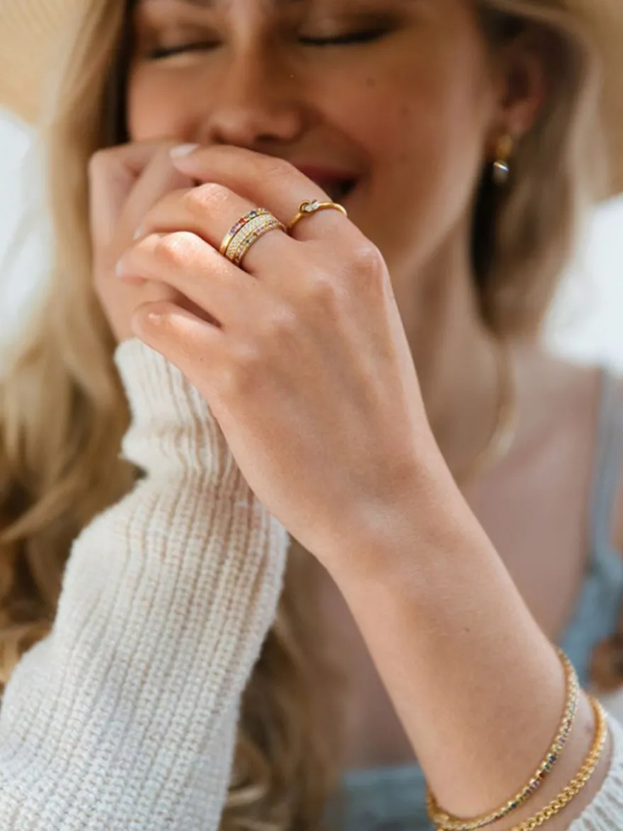Geelgouden ring met rainbow saffier + Luxe Cadeau