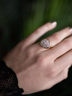 Limited edition ROOS ring met roos diamant