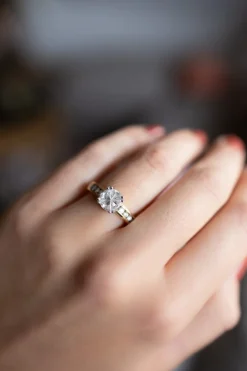 Ring invisible zetting in geelgoud | Veerman Juwelen