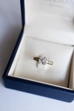 Ring invisible zetting in geelgoud | Veerman Juwelen