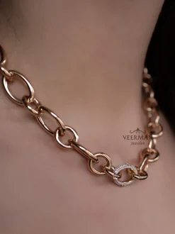 Roos Marie schakelcollier met diamant