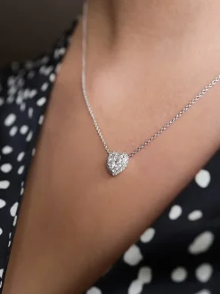 Witgouden collier met hartjes hanger 0,67crt. + Luxe Cadeau