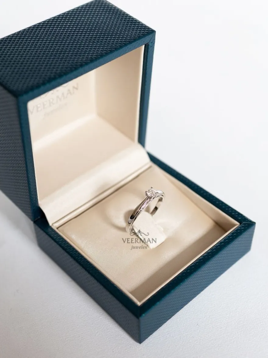 Witgouden solitair ring met briljant 0,20crt + Luxe Cadeau